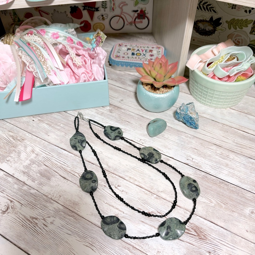 Women’s Double Strand Beaded Black & Green Vintage Necklace Crystal Gem Boho